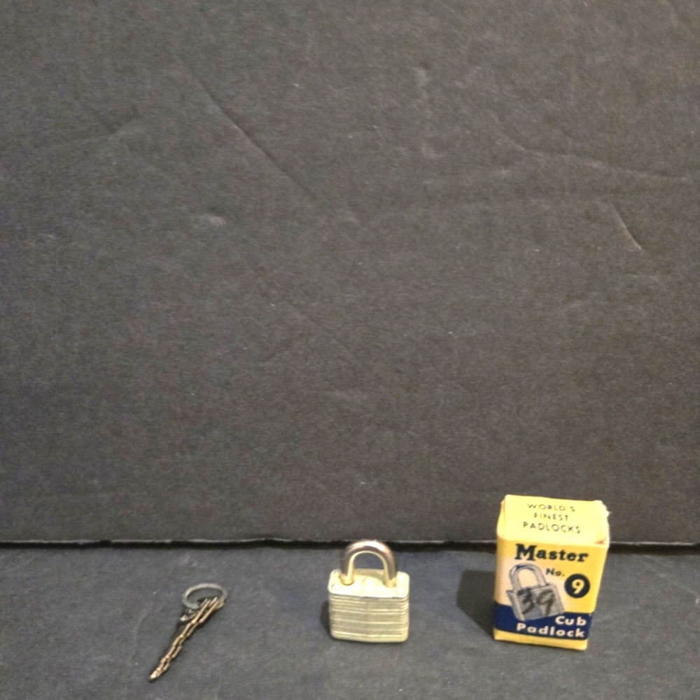 RARE VINTAGE MASTERLOCK #9 CUB PADLOCK IN ORIGINAL BOX